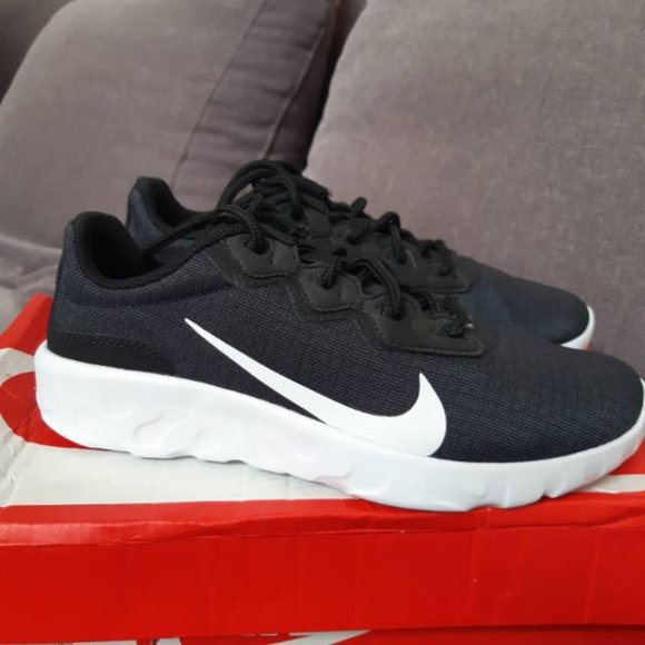 🆕 Nike Strada Women athletic shoes origina… - Picture 5 of 11